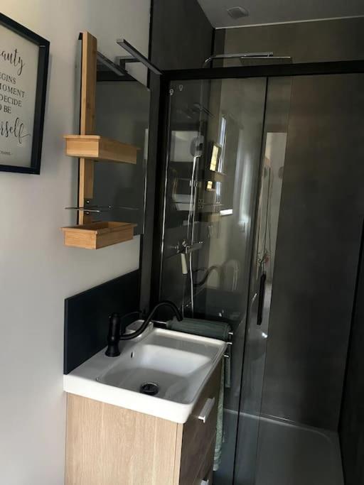 Entre Ville Et Campagne Appartement Cosy Avec Parking Et Terrasse Wood Coutiches 외부 사진