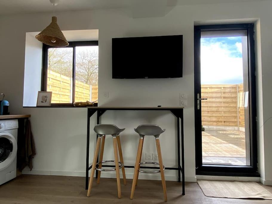 Entre Ville Et Campagne Appartement Cosy Avec Parking Et Terrasse Wood Coutiches 외부 사진